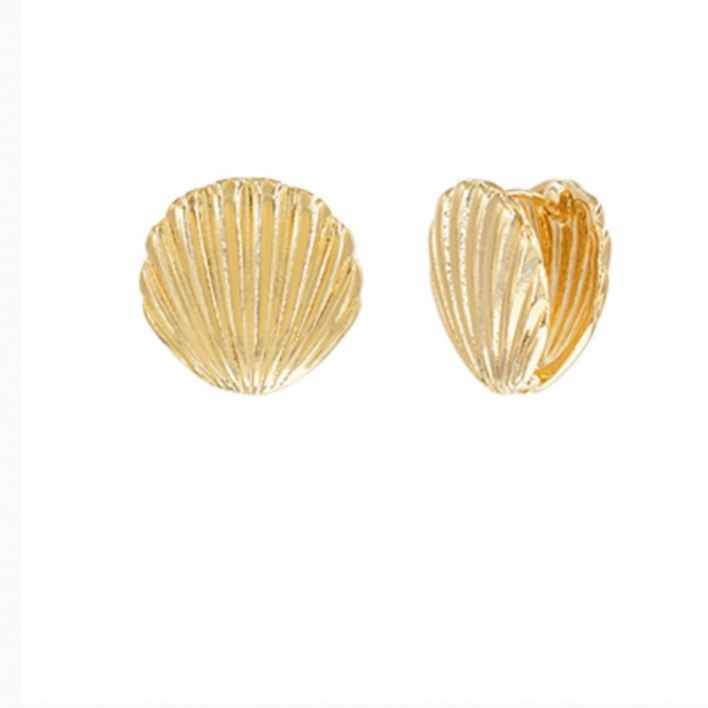Textured shell shape earrings - Picture 2 of 2